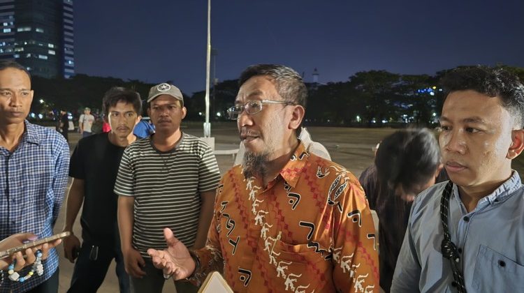 Ketua Koalisi Gerakan Rakyat, Akhmad Rianto, memaparkan konsep May Day Fest 2026 yang humanis dan inklusif kepada awak media di Makassar, Kamis (30/4/2026) (Foto: Istimewa)