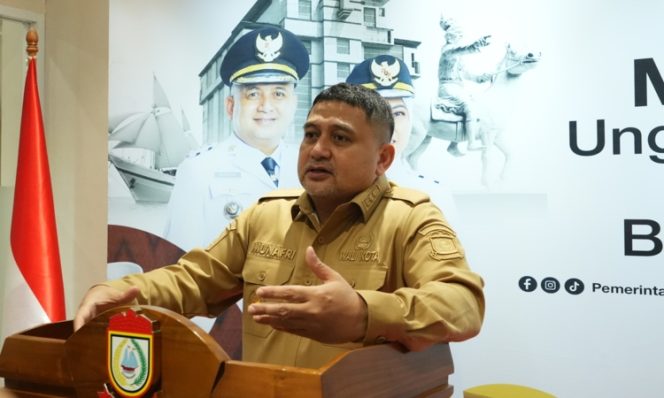
					Wali Kota Makassar Munafri Arifuddin saat memberikan penjelasan kepada awak media terkait capaian kinerja EPPD 2025 yang meraih kategori tertinggi dari Kemendagri, di Balai Kota Makassar, Selasa (28/4/2026) (Foto: Istimewa)