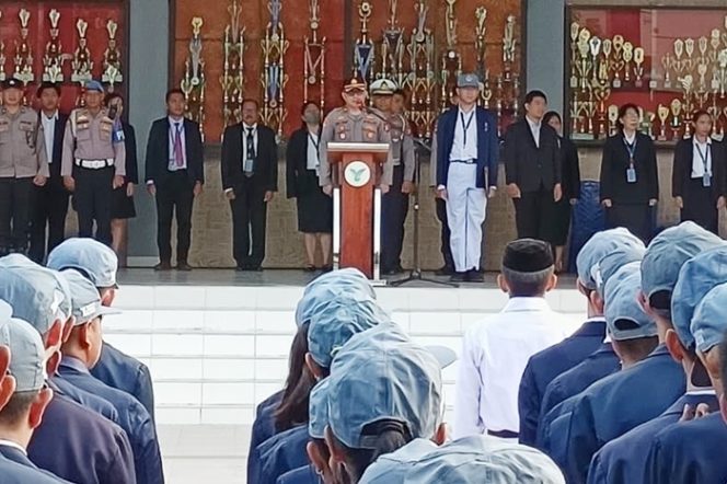 
					Edukasi Bijak Bermedsos dan Hukum, Kapolsek Ujung Pandang Kunjungi SMA Katolik Rajawali