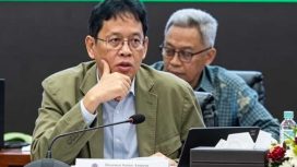Menteri Keuangan RI, Purbaya Yudhi Sadewa saat memimpin rapat daring terkait proyek PSEL Makassar. Meski ditetapkan di Tamalanrea namun ditolak warga Tamalanrea, Makassar, Kamis (7/5/2026) (Foto: Istimewa)