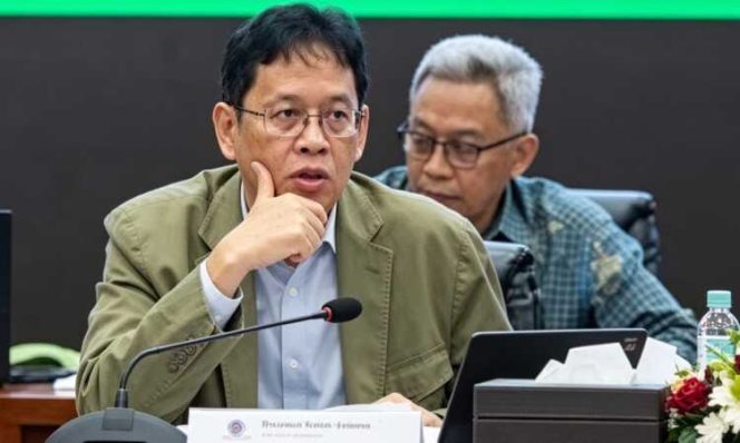 
					Menteri Keuangan RI, Purbaya Yudhi Sadewa saat memimpin rapat daring terkait proyek PSEL Makassar. Meski ditetapkan di Tamalanrea namun ditolak warga Tamalanrea, Makassar, Kamis (7/5/2026) (Foto: Istimewa)
