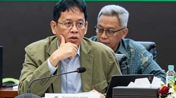 Menteri Keuangan RI, Purbaya Yudhi Sadewa saat memimpin rapat daring terkait proyek PSEL Makassar. Meski ditetapkan di Tamalanrea namun ditolak warga Tamalanrea, Makassar, Kamis (7/5/2026) (Foto: Istimewa)
