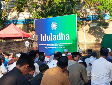 Profesor Budu menyampaikan khutbah Idul Adha 1447 H bertajuk “Ismail Muda dan Tarbiah Keluarga Ibrahim” di hadapan jamaah shalat Idul Adha berlangsung di Gedung Pusat Dakwah Muhammadiyah Sulsel, Makassar, Rabu (27/5/2026) (Foto: Arya)