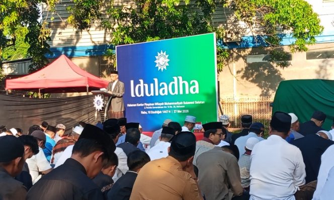 
					Profesor Budu menyampaikan khutbah Idul Adha 1447 H bertajuk “Ismail Muda dan Tarbiah Keluarga Ibrahim” di hadapan jamaah shalat Idul Adha berlangsung di Gedung Pusat Dakwah Muhammadiyah Sulsel, Makassar, Rabu (27/5/2026) (Foto: Arya)