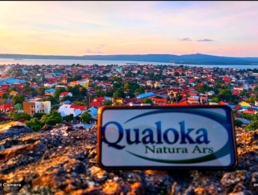 Platform Startup Qualoka tampil pada layar telepon genggam sebagai marketplace souvenir dan informasi wisata Nusantara di Makassar, Rabu (27/5/2026) (Foto: Istimewa).