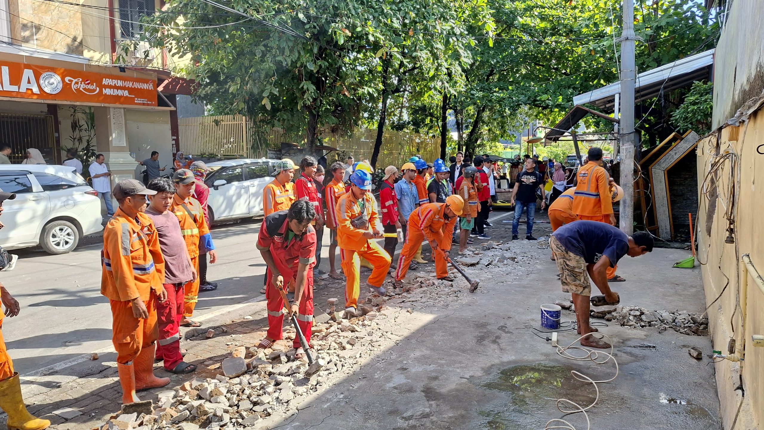 Pemkot Makassar Tertibkan Lapak di Fasum Pallubasa Serigala, Camat Mamajang Tegaskan Tak Ada Perlakuan Khusus