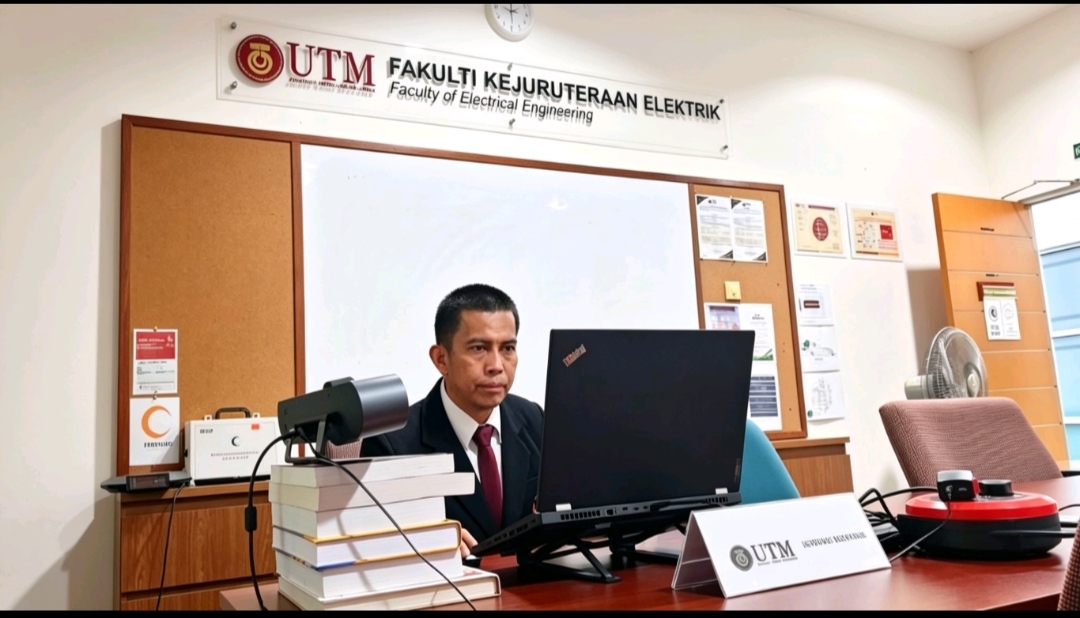 Dosen PNUP Sofyan Raih Gelar Doktor, Temuan Dua Indeks Baru Berpotensi Majukan Sistem Kelistrikan Nasional