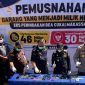 Bea Cukai Makassar memusnahkan barang ilegal senilai Rp46 miliar bersama PT Mitra Hijau Asia, dengan potensi kerugian negara Rp30 miliar, Selasa (29/09/2026) (Foto: Istimewa)