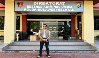 Kuasa hukum menyampaikan keterangan tertulis terkait perkembangan kasus investasi Stone Crusher di Ditreskrimum Polda Sulsel, Makassar, Senin (14/09/2026) (Foto: Istimewa)