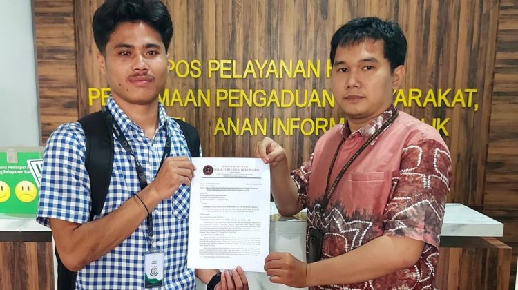 Ketua Umum DPP GRH Rizky Hidayat saat menyerahkan laporan dugaan penyimpangan dana hibah KONI Makassar senilai Rp15 miliar kepada Jamwas Kejagung RI, Jakarta, Jumat (23/10/2026) (Foto: Tim Redaksi)